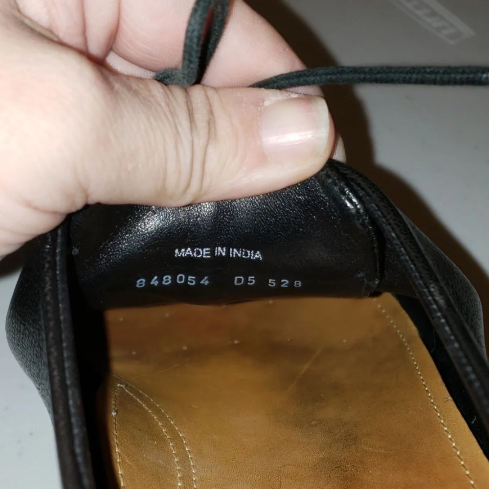 Cole haan leather square toe dress shoes laced